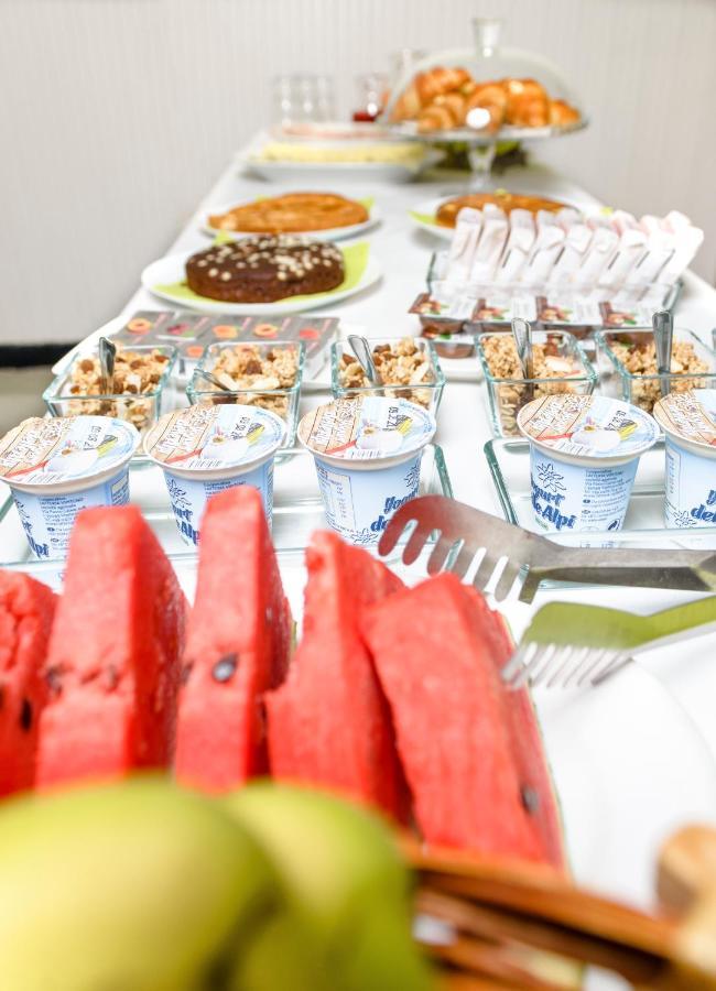רימיני Hotel Eliseo מראה חיצוני תמונה