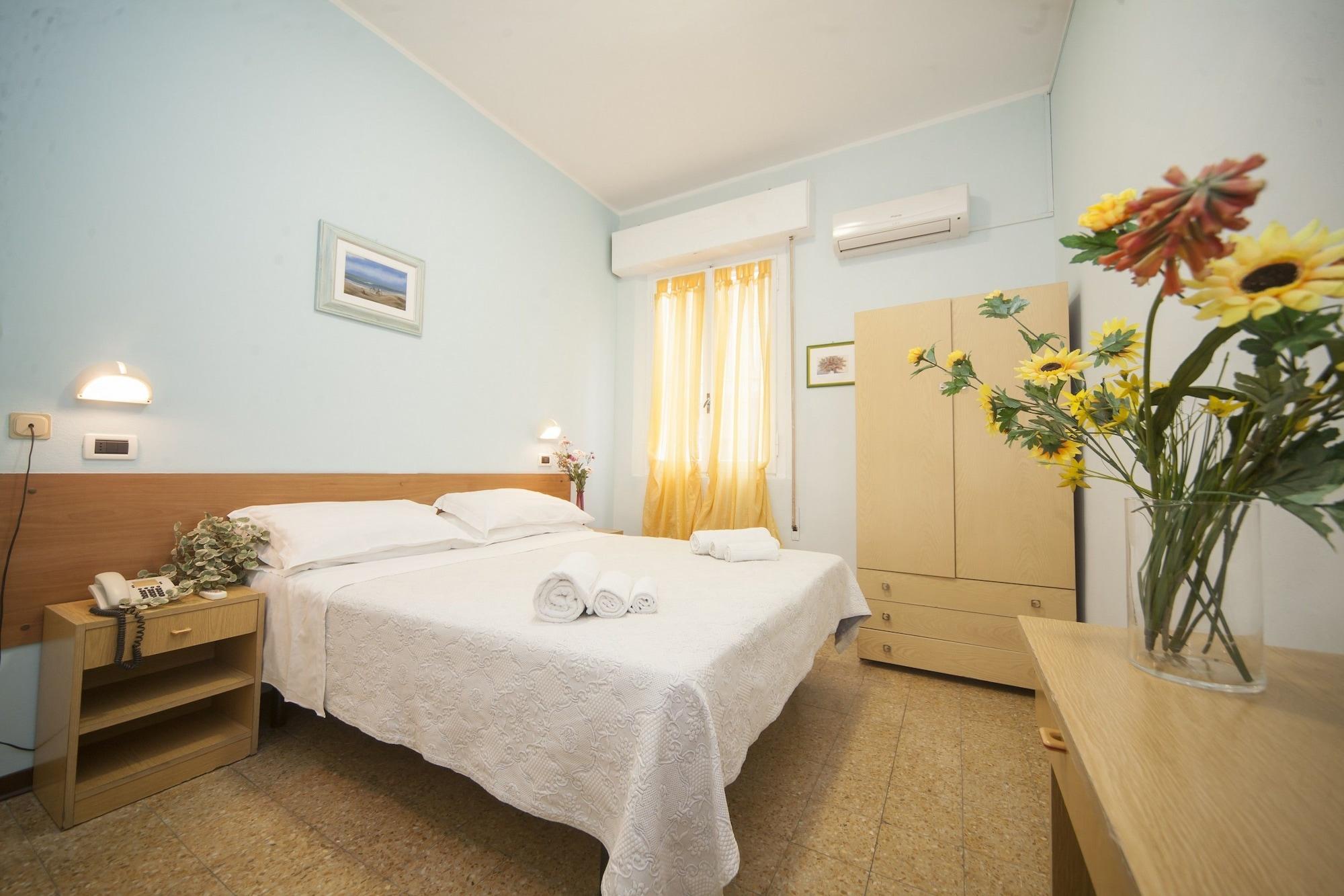 רימיני Hotel Eliseo מראה חיצוני תמונה
