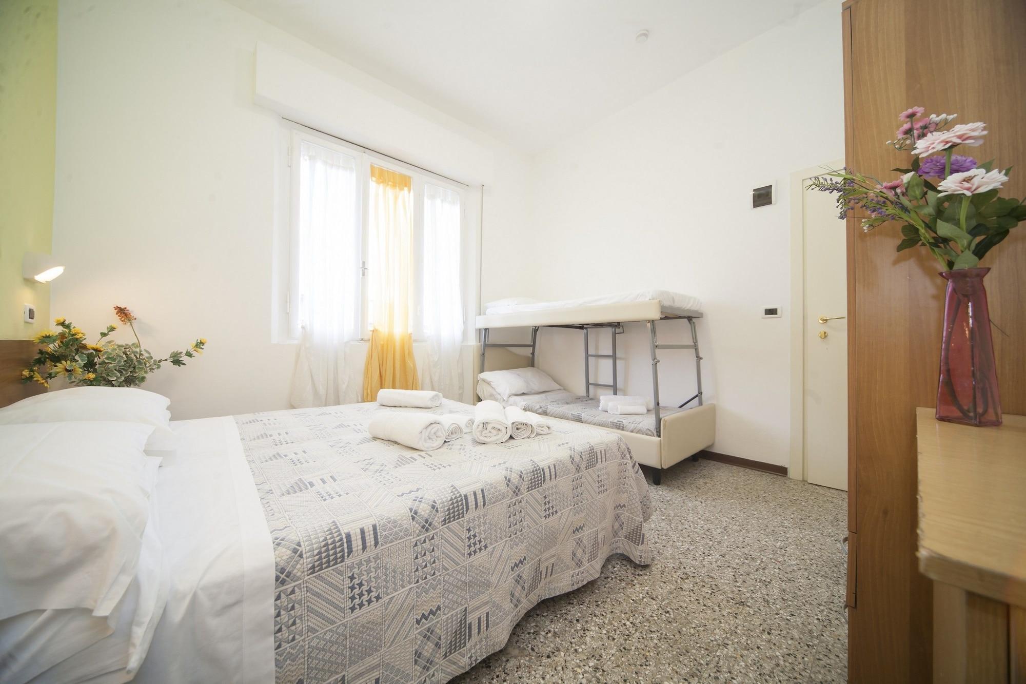רימיני Hotel Eliseo מראה חיצוני תמונה