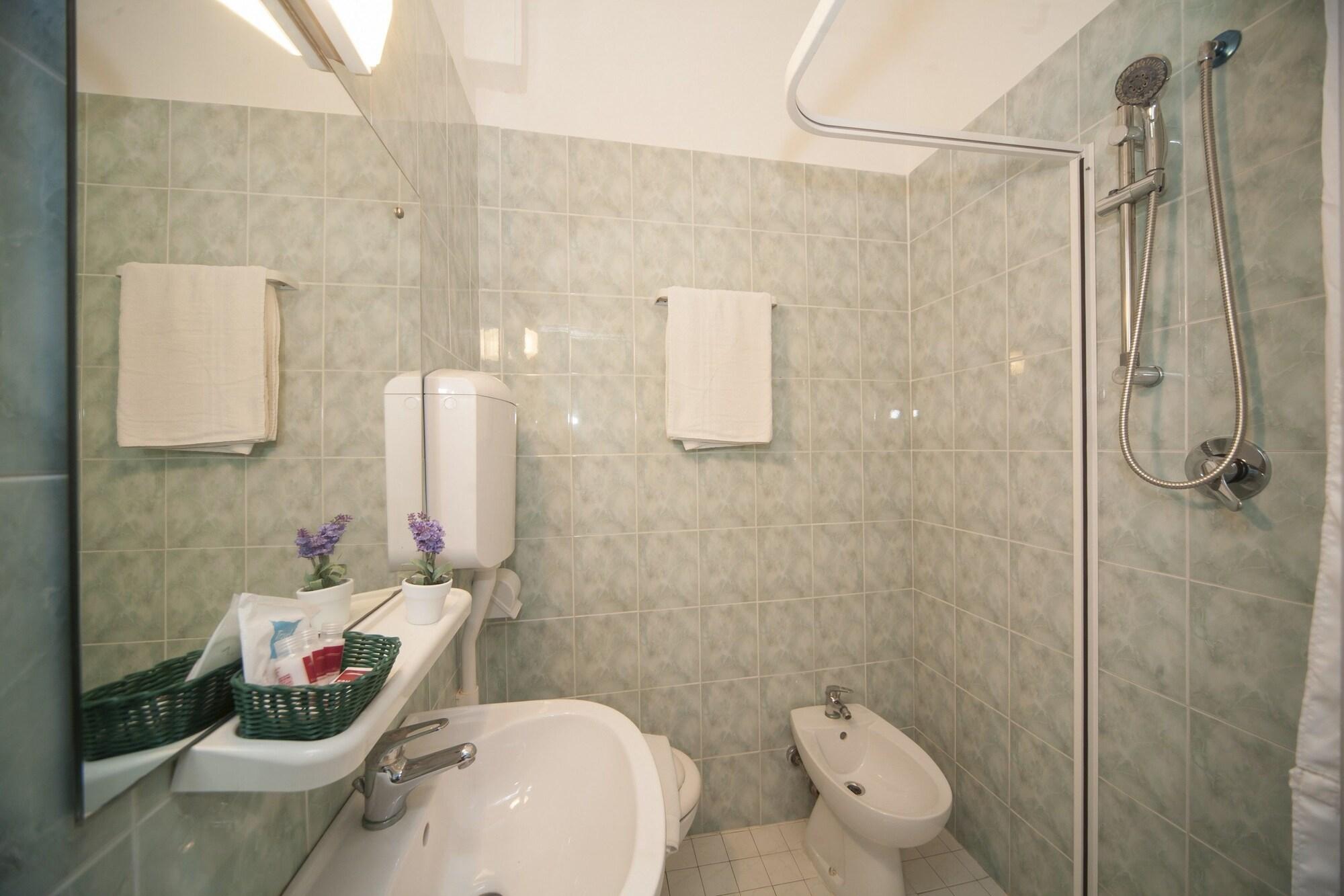 רימיני Hotel Eliseo מראה חיצוני תמונה