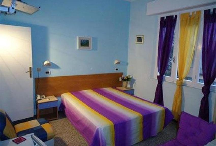 רימיני Hotel Eliseo מראה חיצוני תמונה